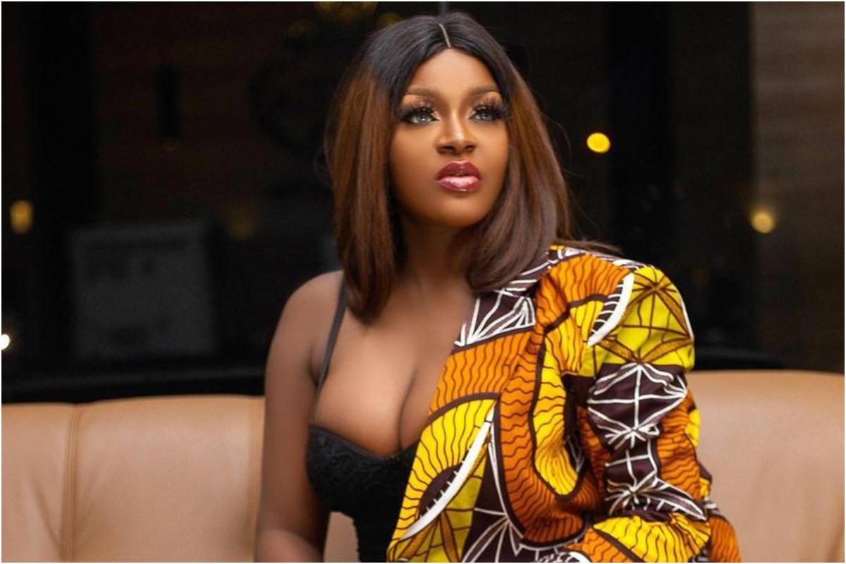 Marriage Crash: Actress Chacha Eke Unfollows Her husband, Austin Faani (Screenshots)
