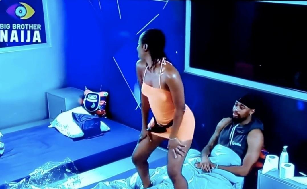 BBNaija: Bella Captured Dancing To Entertain Sheggz, Shakes Her Bumbum To Entice Him (VIDEO)