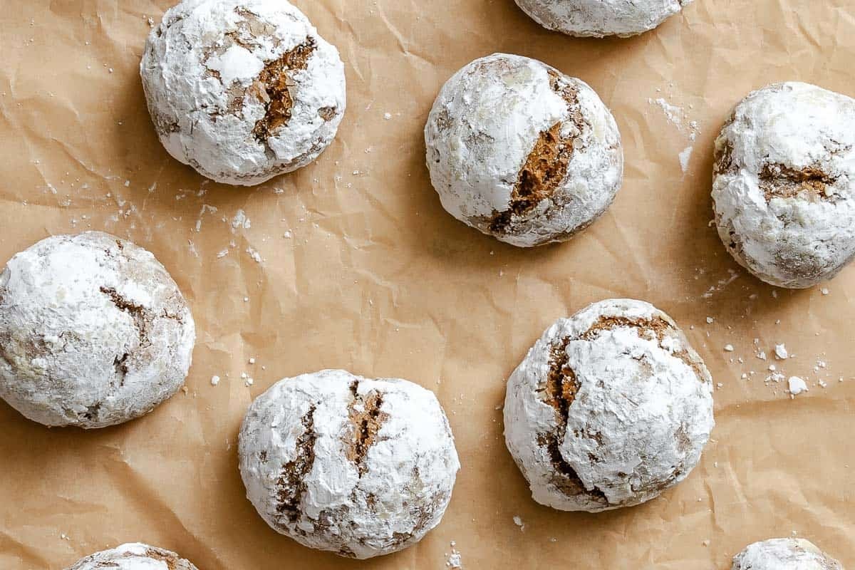 Gingerbread Crinkle Cookies (Eggless!)