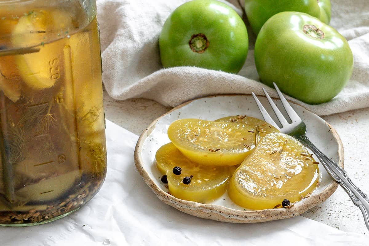 Quick Pickled Green Tomatoes